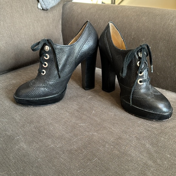 Coach Leather High Heel Shoes size 7B - Picture 2 of 6